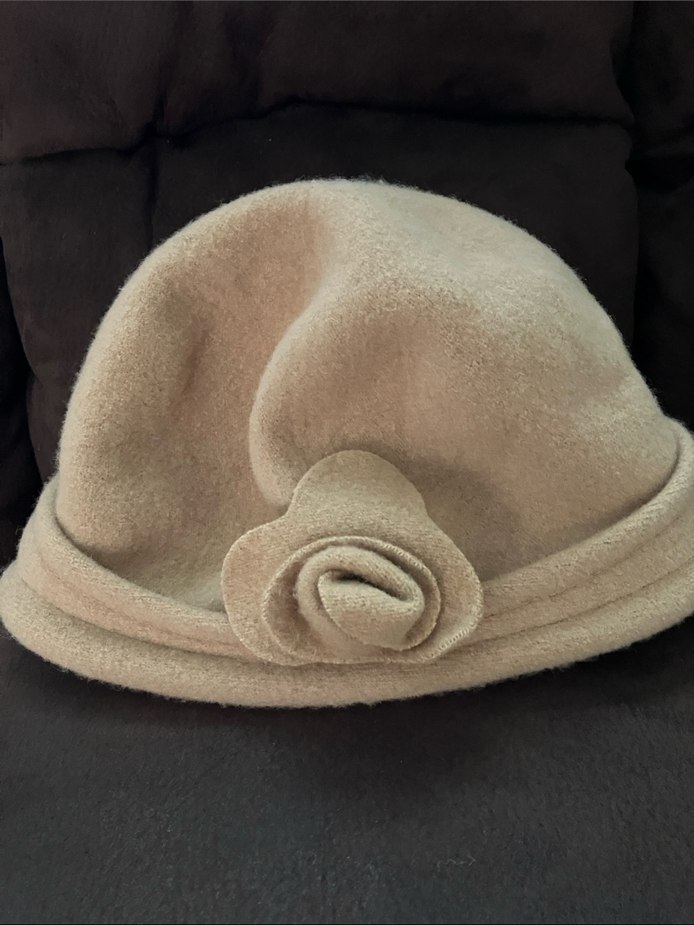 Parkhurst Womens Beige Wool Cloche Hat with Floral Accent